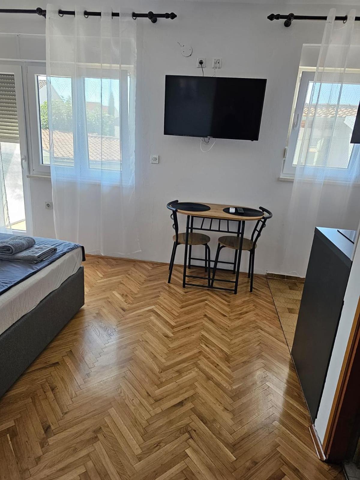 Apartmani Suhi Brod Medulin Exteriör bild