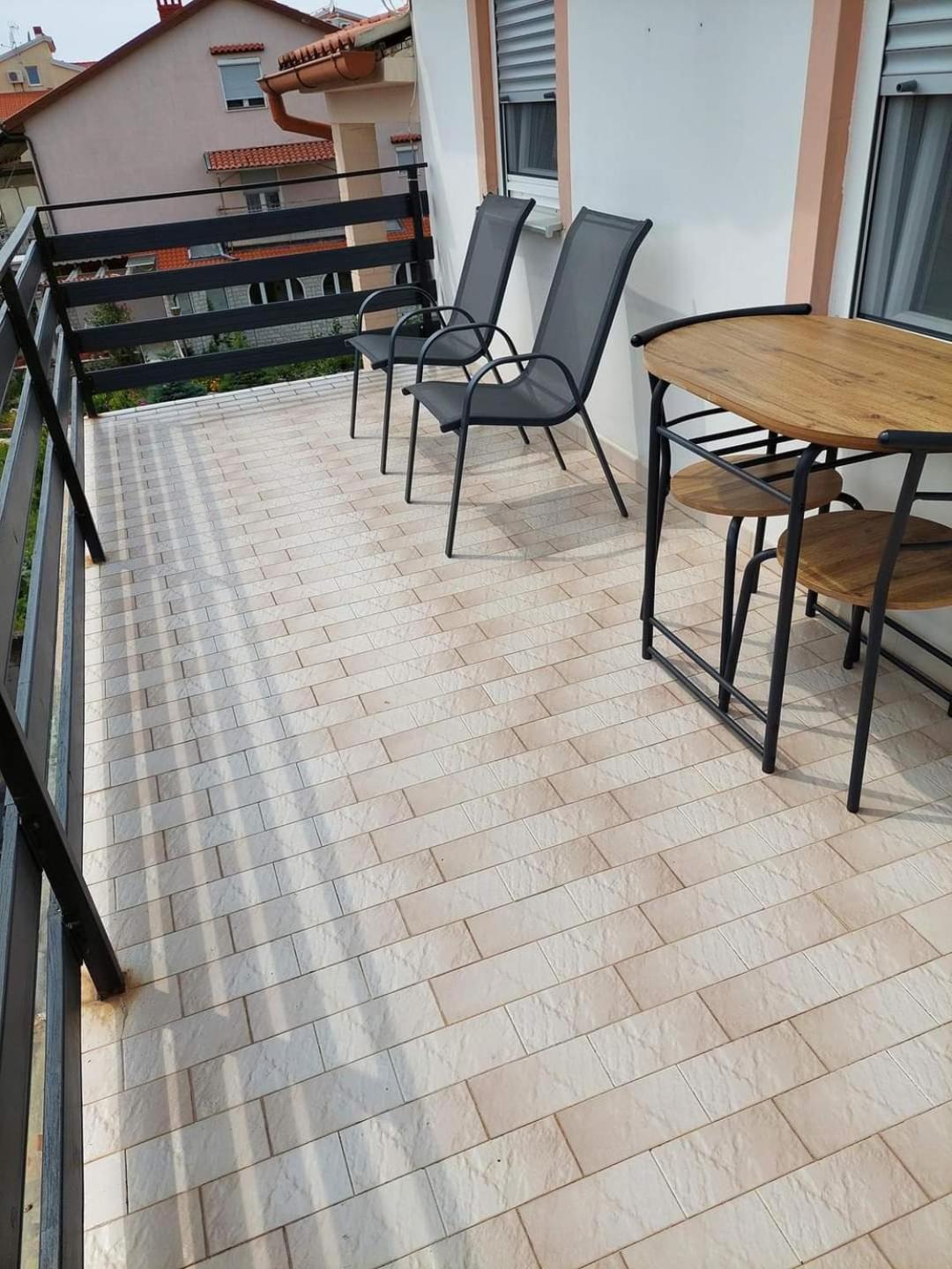 Apartmani Suhi Brod Medulin Exteriör bild