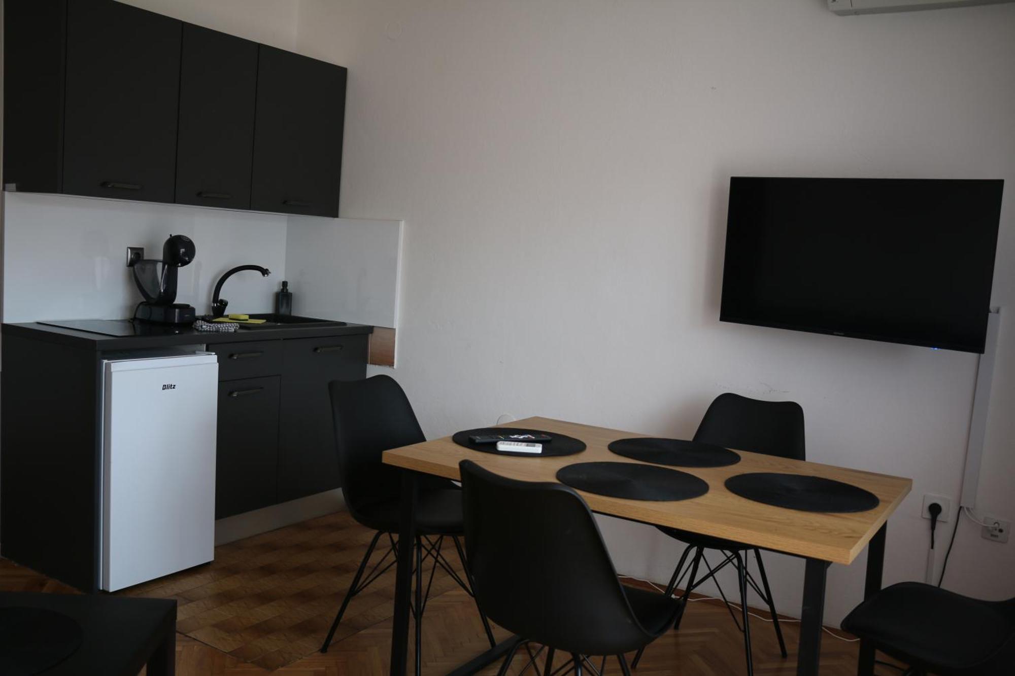 Apartmani Suhi Brod Medulin Exteriör bild